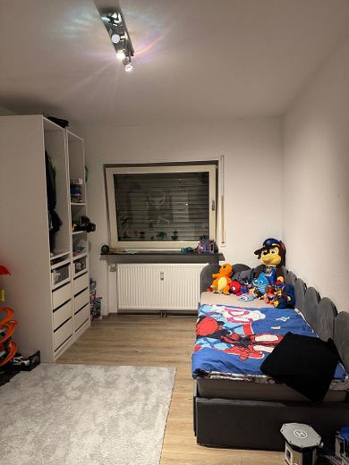 Bellissimo appartamento di 4,5 locali con cucina, bagno e WC per ospiti in posizione tranquilla – Foto 8