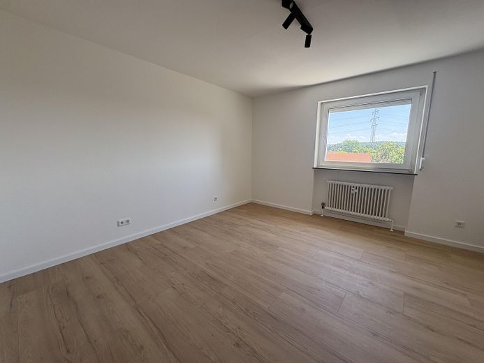 Bamberg'de balkonlu ve ankastre mutfaklı yenilenmiş 3 odalı daire (WE23) – Schlafzimmer