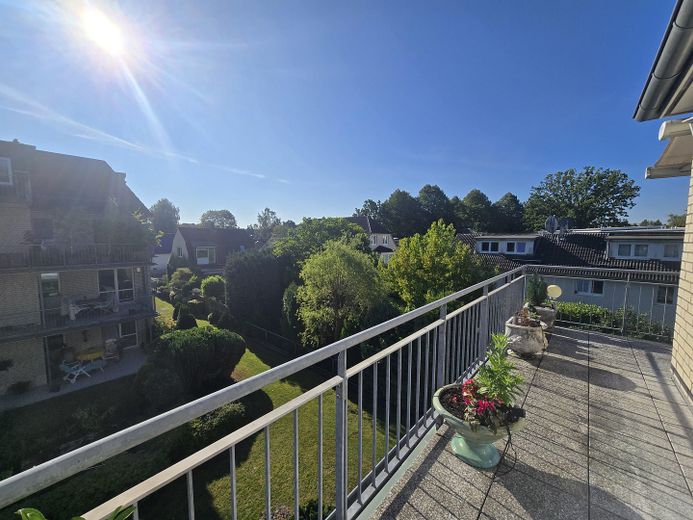Appartement lumineux de 2 pièces à l’étage avec grand balcon et place de parking en sous-sol – Photo 8