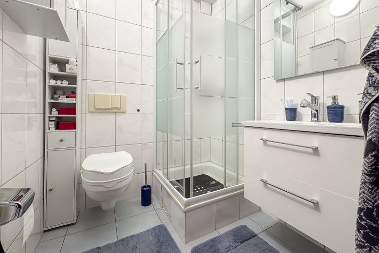 3 ODA – TERAS – ŞEHİR MERKEZİ – EN İYİ KONUM – ops. OTOPARK YERİ – Badezimmer