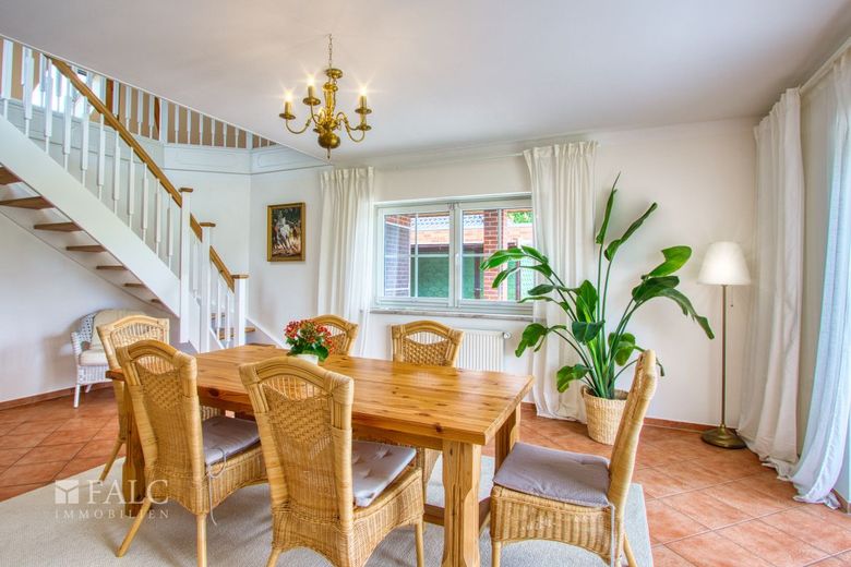 Gefunden: Ankommen. Bleiben. – Esszimmer I