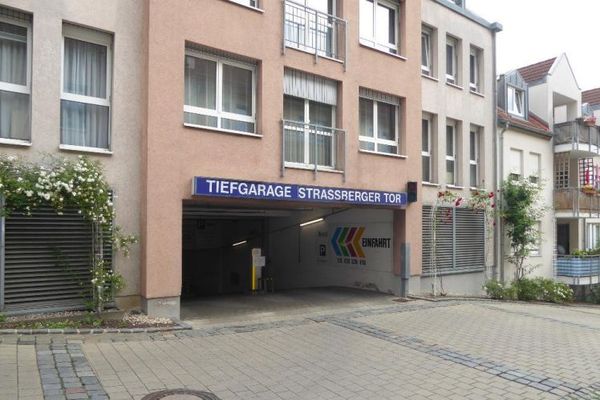 Posto auto in garage sotterraneo nel centro di Plauen