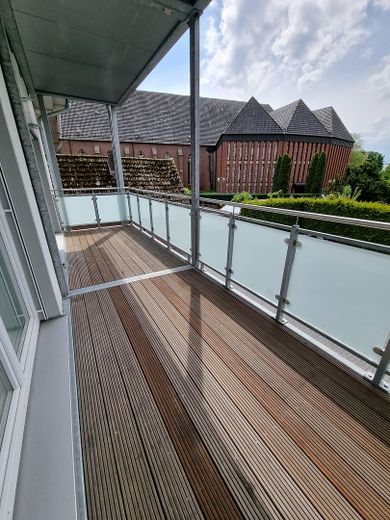 Garrel’de merkezi konumda, soğutma ve havalandırma sistemli daire – Balkon
