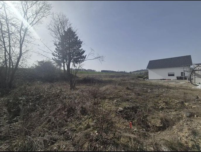 Bellissimo terreno d'angolo nella natura – Foto 2
