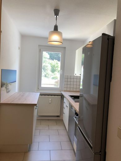 Verfügbarkeit ab 15.09.2026 – Charmante, teilmöblierte 2-Zimmer-Wohnung mit Westbalkon – Küche