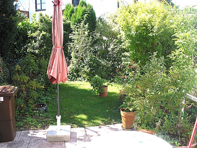 Beste Lage, Pilsensee, großes, gepflegtes Einfamilien-RMH, 141 m² Wfl., inkl. 2 Carports, Bj. 1998 – Terrasse