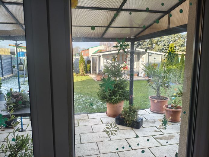 WZ mit Blick auf Terrasse