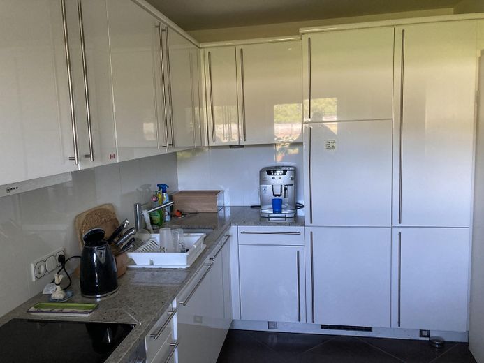 Mükemmel konumda 3,5 odalı Quadro ev! Çok aydınlık hobi odası! – Küche