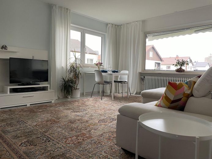 Großes Mehrfamilienhaus mit 5 Wohneinheiten - EG komplett barrierefrei – Wohnen WHG OG links