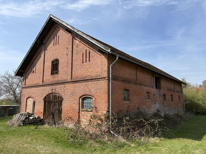 Wunderschöne Scheune mit erteiltem Vorbescheid zum Ausbau (provisionsfrei) – Frontseite Südost