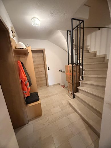 Flur Treppe EG li