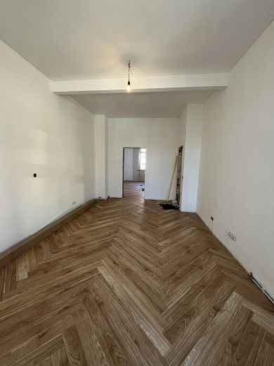 Piso de 3 habitaciones completamente renovado con 2 balcones en pleno Oststadt – Zimmer 1 