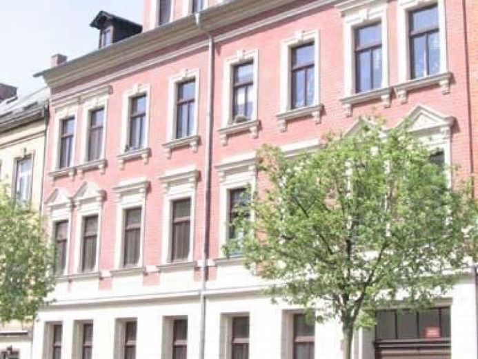 Große DG 2-Zimmer mit Einbauküche, Laminat in Topplage zum Toppreis! Stellplatz mgl. – Foto 1