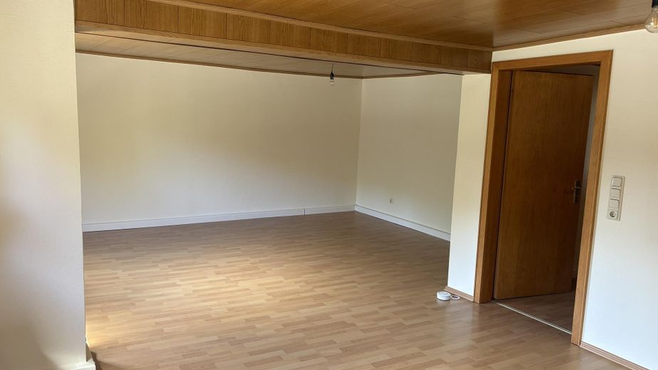 Wohnung ideal für Pendler – Wohnzimmer Bild 1
