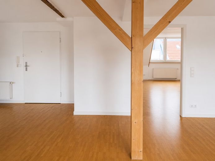Befristet: Möblierte Wohnung mit Wohnküche und Balkon – Foto 7