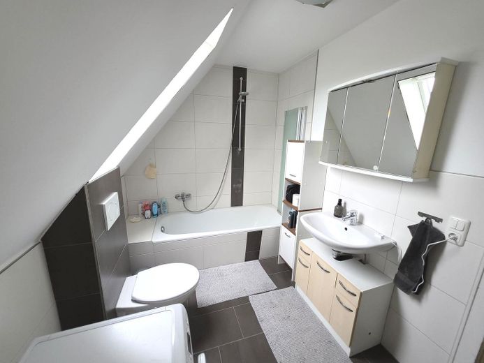 3-kamerappartement op een zeer goede en rustige locatie in een eengezinswoning in Mölln – Foto 7