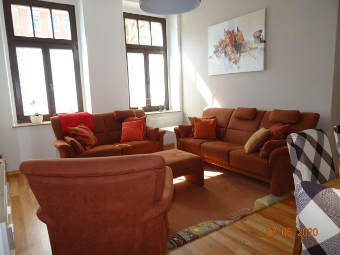 Ihr Zuhause auf Zeit: Helle 2-Zi.-Wohnung mit hochwertiger Ausstattung & Balkon – Wohn-/Esszimmer 2