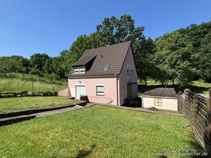 Vrijstaande eengezinswoning met tuin en garage in St. Ingbert – Foto 1