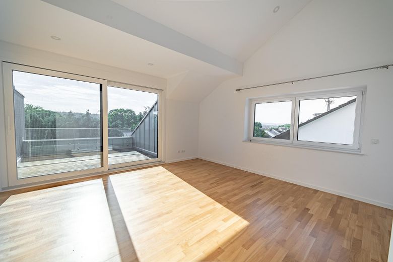 Attraktive Maisonettewohnung mit Haus-im-Haus-Charakter, Dachloggia, Garage – Innenraum