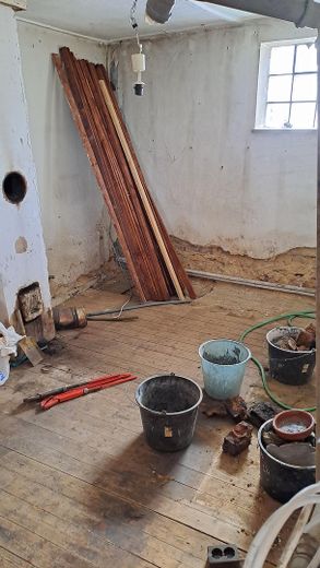 Kleines Einfamilienhaus -- HANDWERKER ZU MIR – Küche