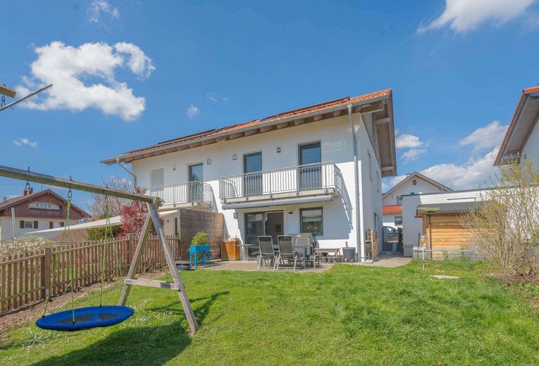 Großzügiges, effizientes Einfamilienhaus, 5 Zimmer + Hobbyraum, Terrasse mit Garten – Garten