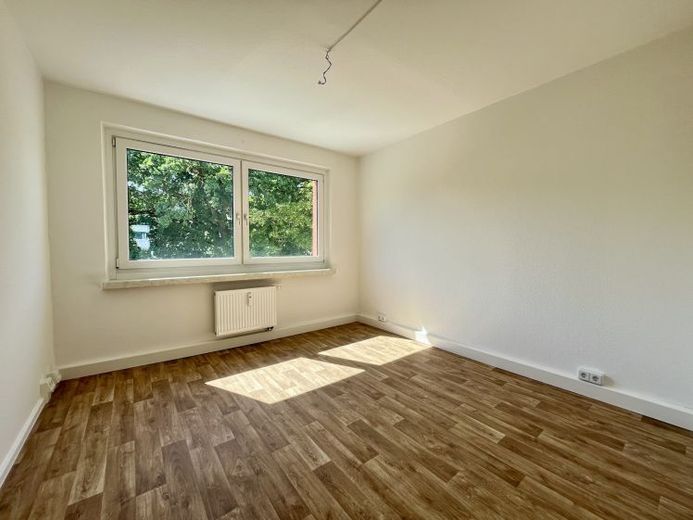 2 months’ rent including utilities free*: Your new home by the city park: Renovated, balcony, prime location for families – Photo 1