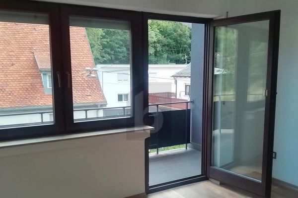 ABITARE OPEN SPACE, MODERNO, RISTRUTTURATO CON GIARDINO