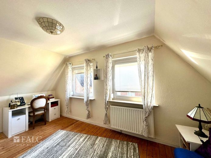 Charmantes Einfamilienhaus mit schönem Ambiente in Grünendeich – Arbeitszimmer OG