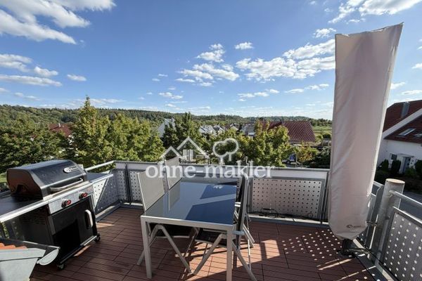 Maisonette mit Weitblick – 2 Balkone, Studio & Tiefgarage am ruhigen Ortsrand (provisionsfrei)