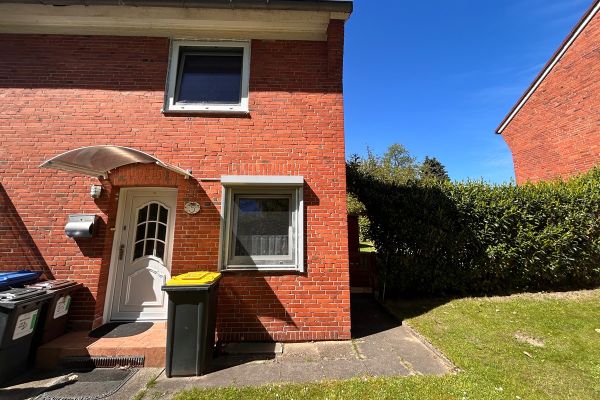 Charmantes Reihenendhaus in ruhiger Lage mit Garten und viel Nutzfläche (Provisionsfrei)