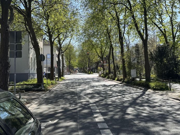 Attraktive DG-Wohnung -  Citylage im Grünen an Kuppelkirche, hohe Lebensqualität; von privat – Wilhelminenstraße nach Süden