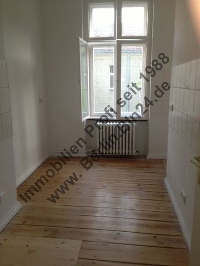 Mietwohnung nach Sanierung mit Wannenbad und Fenster – Foton 3