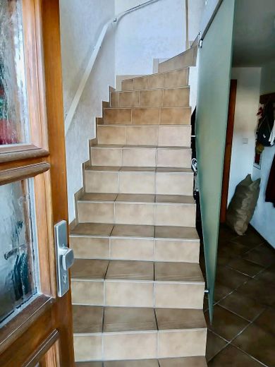 Eigentum statt Miete – Treppe
