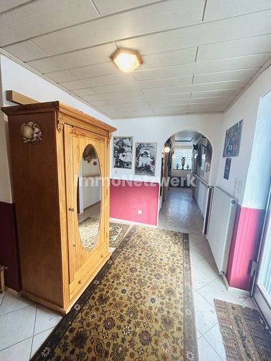 *Ländlicher Bungalow mit viel Potenzial - auf einer Ebene wohnen, naturnah leben* – Eingang