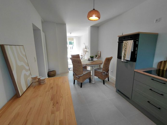 Entrate e sentitevi a casa: villetta a schiera modernizzata con finiture di pregio, giardino, terrazza e 2 garage – Küche EG 2