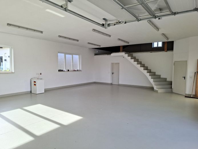 Repräsentatives Einfamilienhaus mit separaten Gewerbegebäude Werkstatt/Lagerhalle – Werkstatt / Lagerhalle 