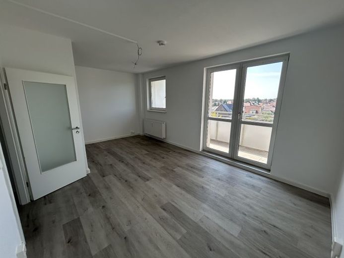 ¡Justo lo que busca! ¡Luminoso piso de 3 habitaciones con un gran balcón! – Foto 1