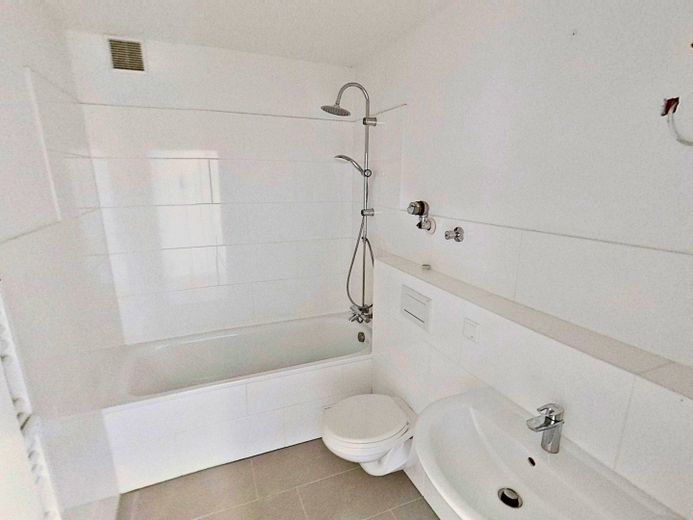 Westercelle’de balkonlu ve bol ışık alan modern 3 odalı daire – Bad