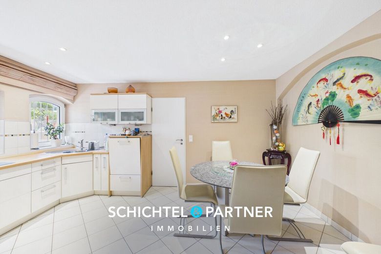 Mitte | Bezugsfrei: Stadtvilla mit 3-Einheiten oder als Einfamilienhaus – S&amp;P | Küche