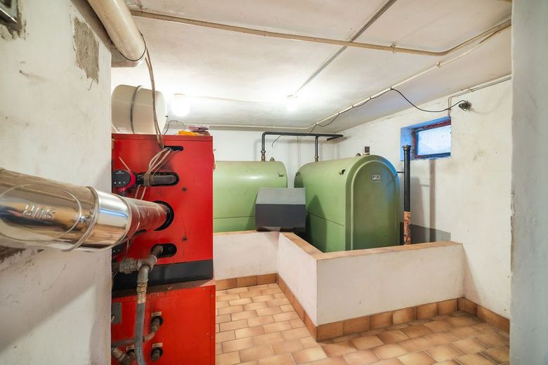 Doppelhaushälfte in Höhr-Grenzhausen - mit großer überdachter Terrasse, Garten und Garage – Heizung