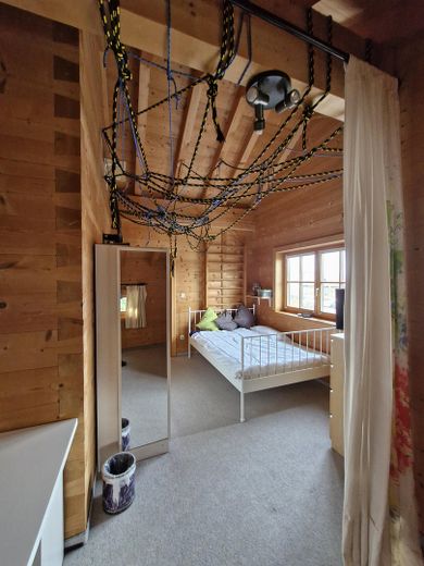 Ökol. Blockhaus in Bernau am Chiemsee – Zuhause auf Zeit für bis zu 5 Jahre, mit eigenem Garten – Schlafzimmer 2 OG