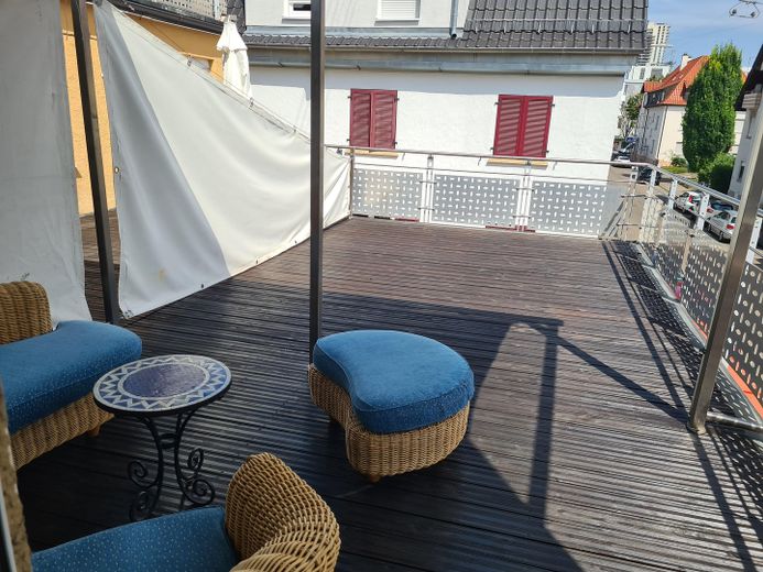 Schöne helle 4 Zimmerwohnung – Terrasse