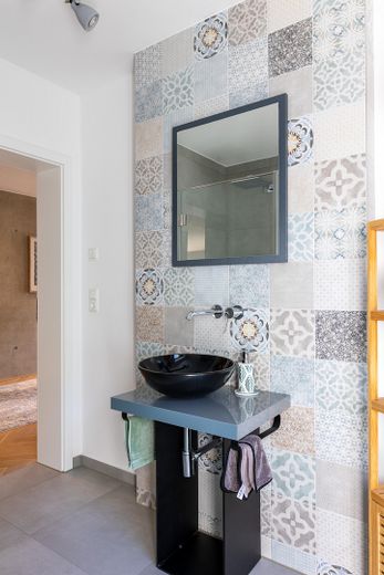 Gäste-WC im EG Barcelona-Stil