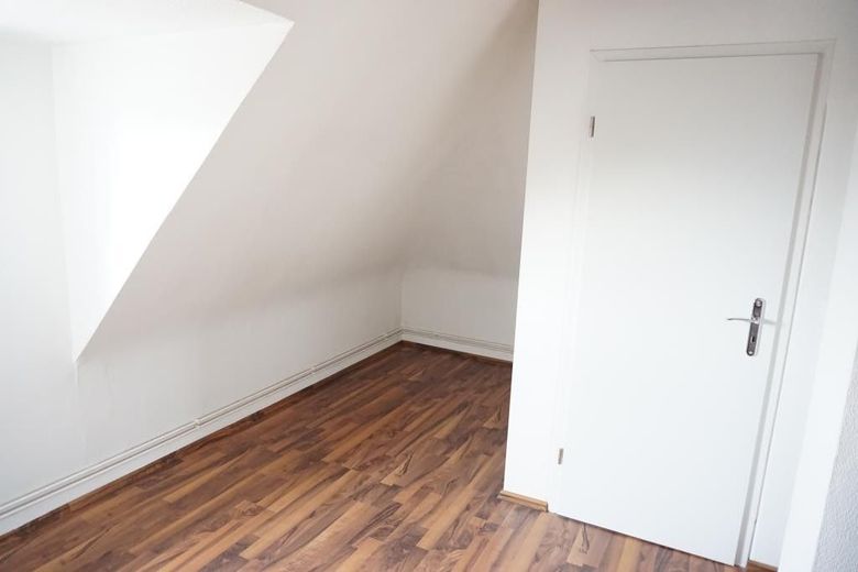 *Ehemals Unternehmervilla...jetzt Ihr neues Zuhause - TOP gepflegtes Einfamilienhaus* – DG Diele