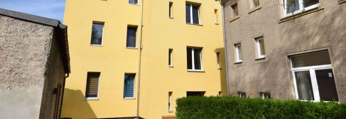 spokojne mieszkanie 2-pokojowe • łazienka z wanną i światłem dziennym • przestronna kuchnia • laminat • wynajem w korzystnej cenie !!!