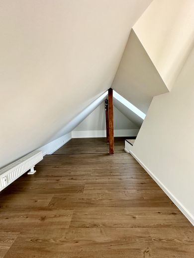 Hochwertig sanierte 4-Zimmer-Maisonette | 110 m² | 2 Bäder | Balkon | ruhige Lage an den Mainwiesen – Dachgeschoss