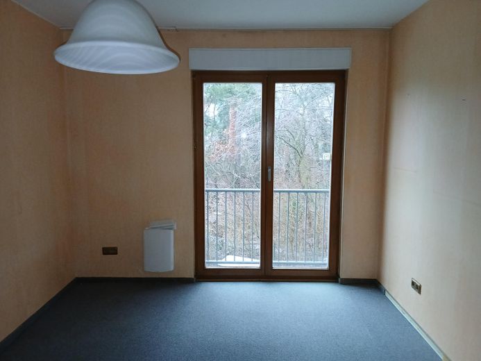 Schlafzimmer große Fenster