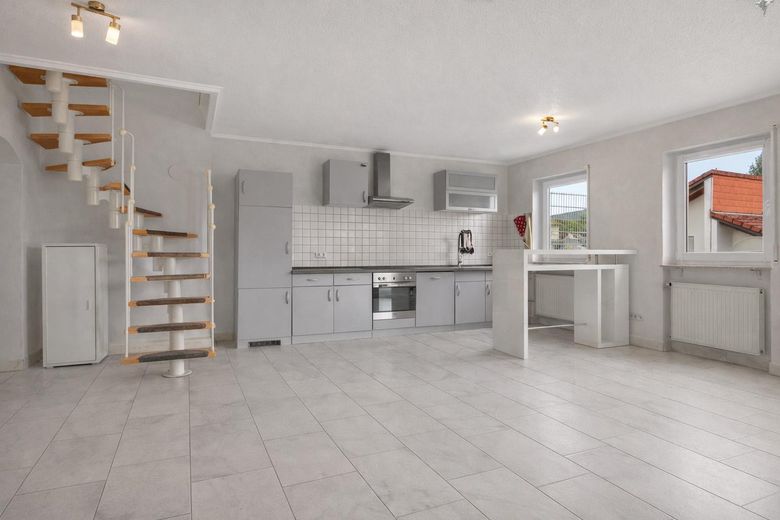 4-Zimmer-Maisonette in Bestlage am Kelterberg – offene Küche im WZ abtrennbar