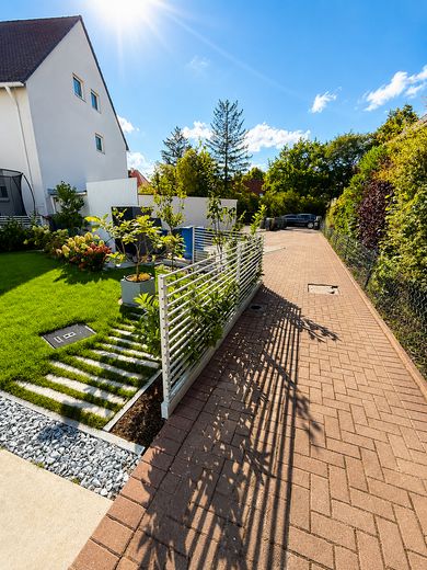 Plot commission-free + building permit & garage parking space – Photo 4
