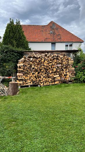 Ein Zuhause mit Geschichte, Stil und modernem Wohnkomfort*Provisionsfrei* – Feuerholzvorrat